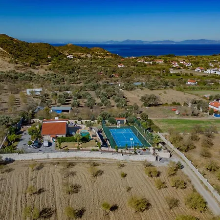 Neveda Mit Tennis Und Basketballplatz * Datça